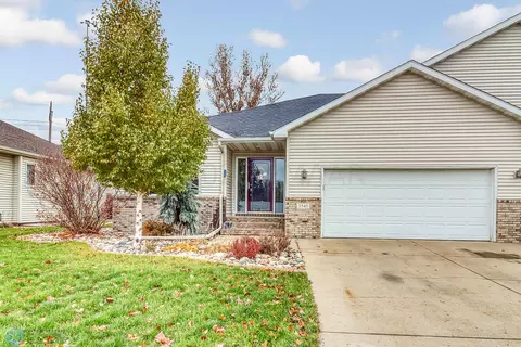 3545 Woodbury Ct S, Fargo, ND 58103
