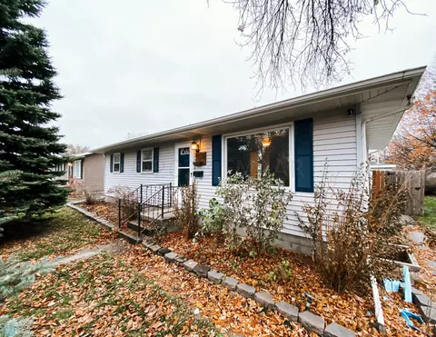 1427 S 20th St, Grand Forks, ND 58201