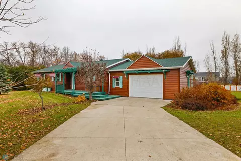 203 Elm St, Hickson, ND 58047