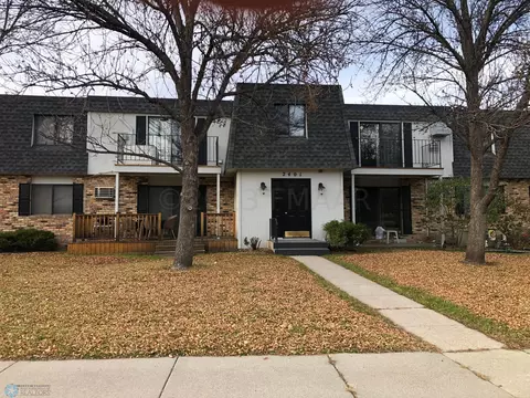 2401 Demores Dr S #13, Fargo, ND 58104