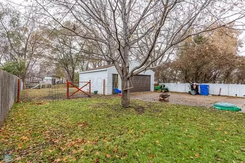 1317 16 St S, Fargo, ND 58103 photo 9