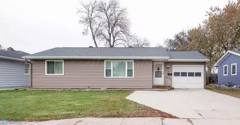 514 2 St Ct E, West Fargo, ND 58078