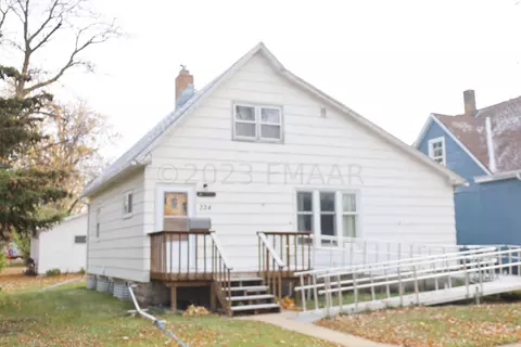 324 8th St N, Breckenridge, MN 56520