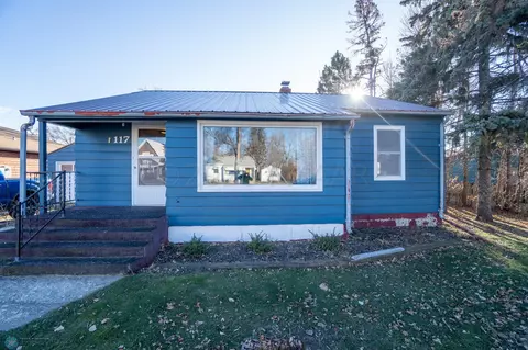 117 Central Ave, New Rockford, ND 58356