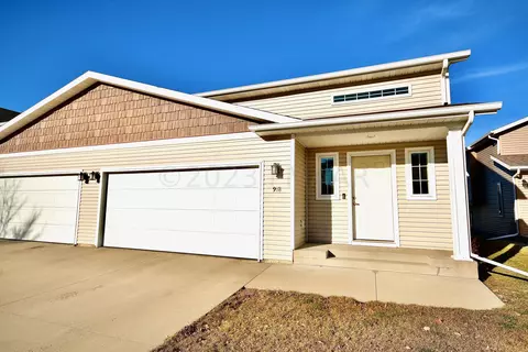 918 31 Ave W, West Fargo, ND 58078