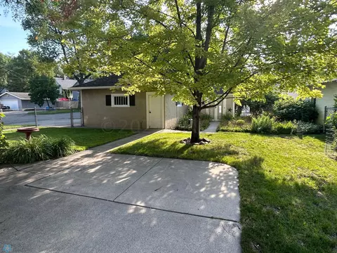 1202 7 St S, Fargo, ND 58103 photo 6