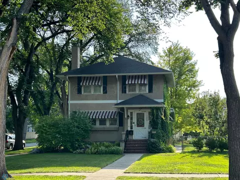 1202 7 St S, Fargo, ND 58103 photo 4