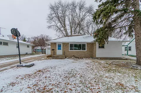 2014 9 St N, Fargo, ND 58102