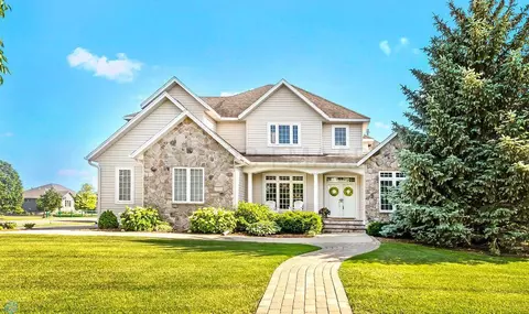 315 48 Ave SW, Moorhead, MN 56560