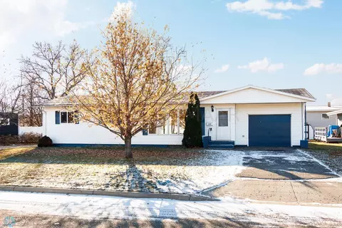 1104 Howard Ave SE, Cooperstown, ND 58425