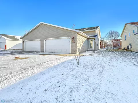 1728 50 St S, Fargo, ND 58103