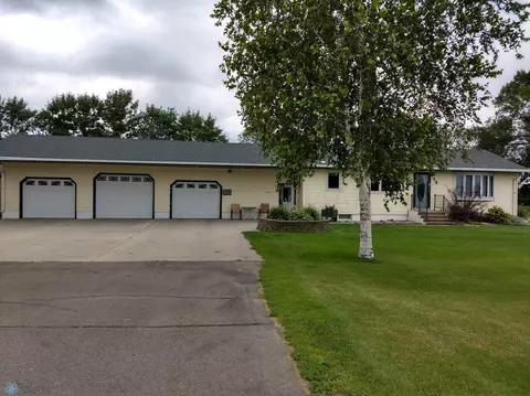 706 7th St, Wyndmere, ND 58081