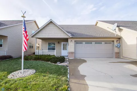 1688 6th St W, West Fargo, ND 58078