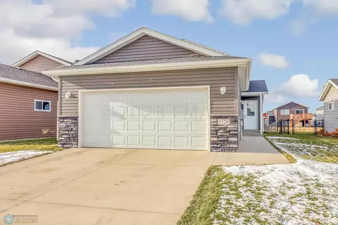 2126 10 St W, West Fargo, ND 58078