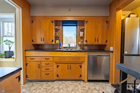 1302 10 St S, Fargo, ND 58103 photo 4