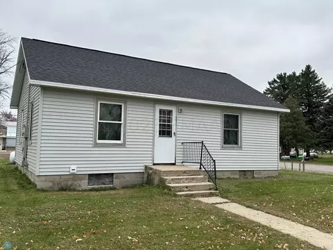 551 5 St, Wyndmere, ND 58081
