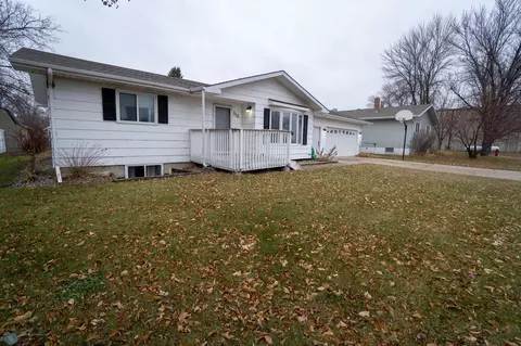 312 3rd Ave E, Halstad, MN 56548 photo 3
