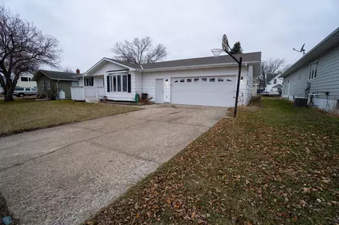 312 3rd Ave E, Halstad, MN 56548 photo 2