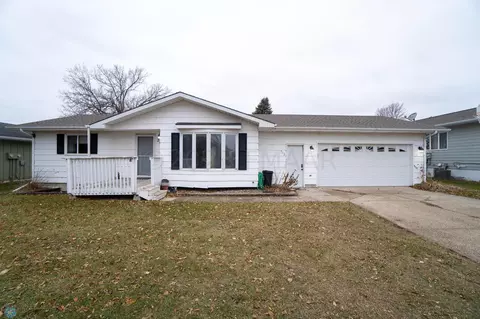 312 3rd Ave E, Halstad, MN 56548