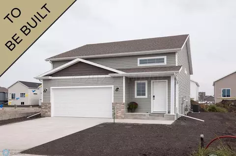 2553 Fulton Loop S, Fargo, ND 58104