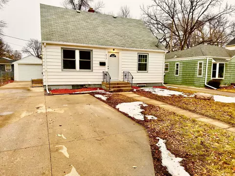 813 12 Ave N, Fargo, ND 58102