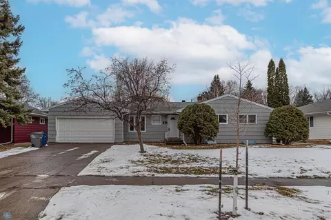 1509 9th Ave S, Moorhead, MN 56560