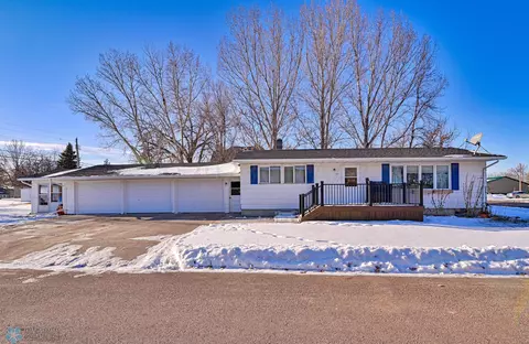 704 Moorhead Ave, Portland, ND 58274