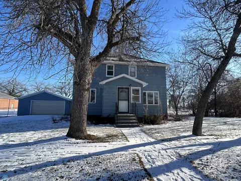 404 6th Ave, Litchville, ND 58461