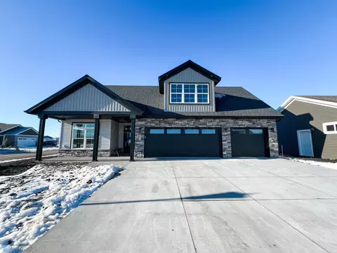 671 Rania Way W, West Fargo, ND 58078