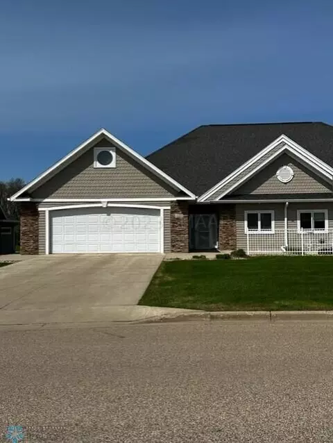 1027 5th St NE, Valley City, ND 58072