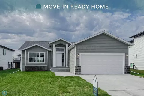 7908 Lost River Rd, Horace, ND 58047