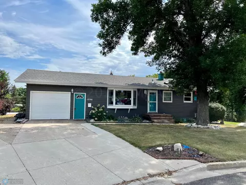1296 Central Ave N, Valley City, ND 58072