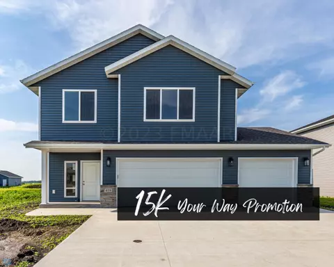 419 Hampton Dr W, Moorhead, MN 56560