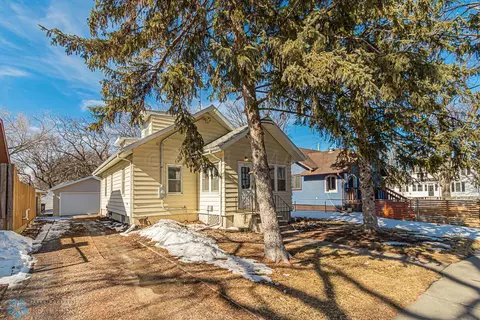 1007 14 St S, Fargo, ND 58103