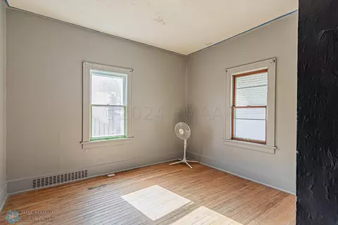 1007 14 St S, Fargo, ND 58103 photo 5