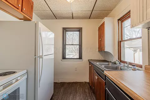 1007 14 St S, Fargo, ND 58103 photo 9