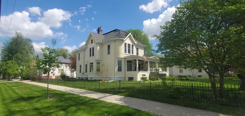 353 9 Ave S, Fargo, ND 58103