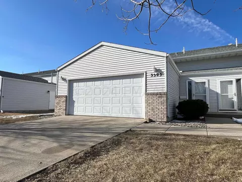 3503 32 St S, Fargo, ND 58104