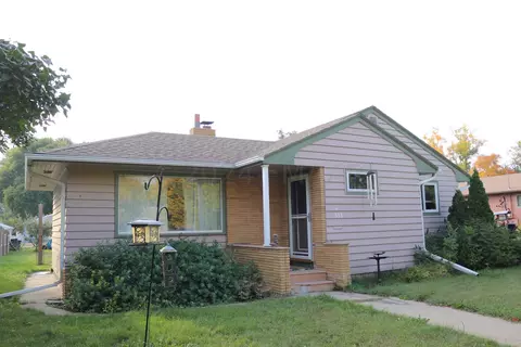 333 6th Ave NE, Valley City, ND 58072