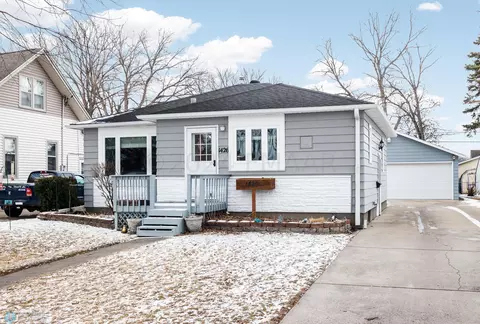 1426 14 St S, Fargo, ND 58103