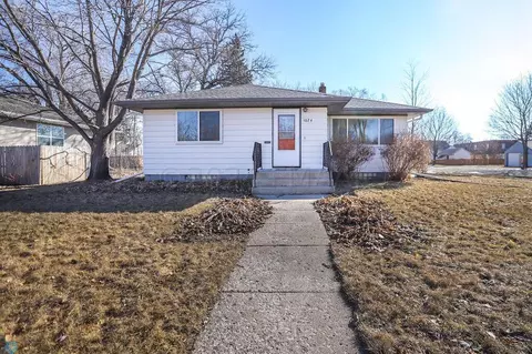 1024 3rd St S, Moorhead, MN 56560