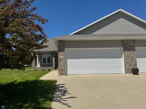 4537 4th St S, Moorhead, MN 56560