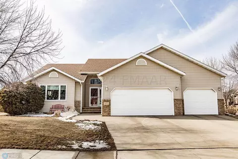 4100 6th St S, Moorhead, MN 56560