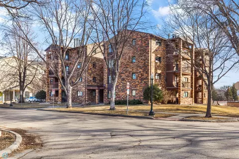 220 8 St S # A4, Fargo, ND 58103 photo 2