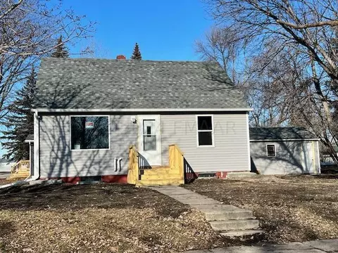 431 5th Ave SE, Mayville, ND 58257