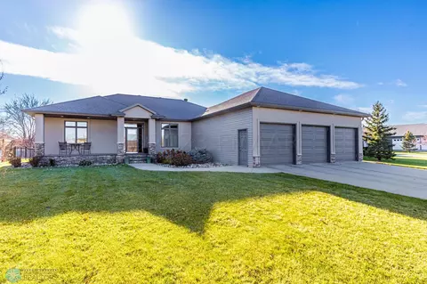 2538 Rose Creek Pkwy S, Fargo, ND 58104
