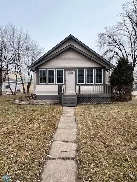 214 1st Ave NW, Mayville, ND 58257