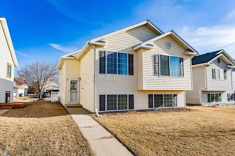 1970 57th Ave S, Fargo, ND 58104