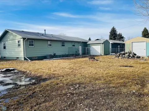 302 9th Ave SE, Devils Lake, ND 58301 photo 27