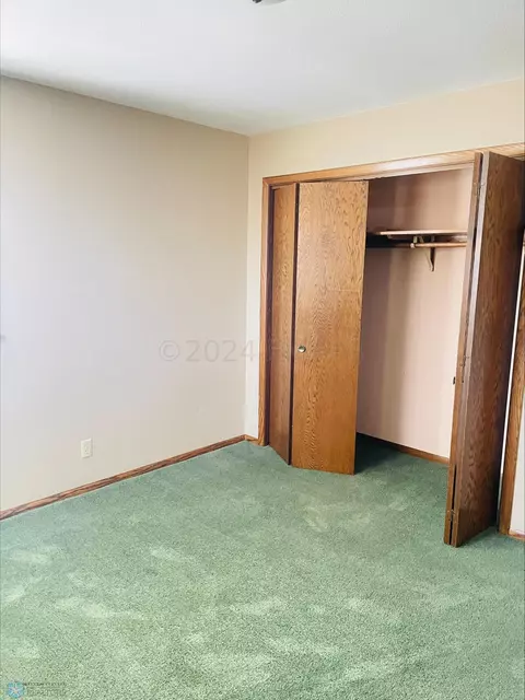 302 9th Ave SE, Devils Lake, ND 58301 photo 13